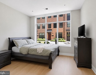 925 Fairfax Street N - Photo Thumbnail 7
