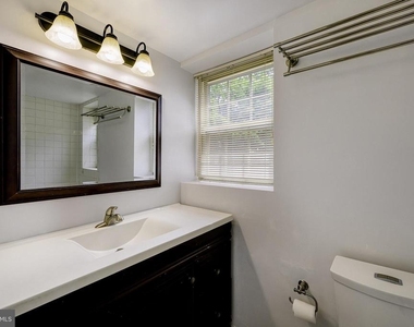 1403 E Abingdon Drive - Photo Thumbnail 19