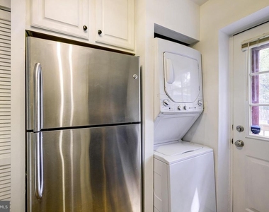 1403 E Abingdon Drive - Photo Thumbnail 13