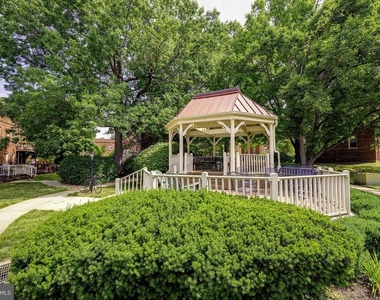 1403 E Abingdon Drive - Photo Thumbnail 26