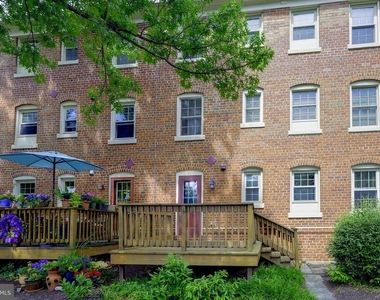 1403 E Abingdon Drive - Photo Thumbnail 22