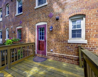 1403 E Abingdon Drive - Photo Thumbnail 2
