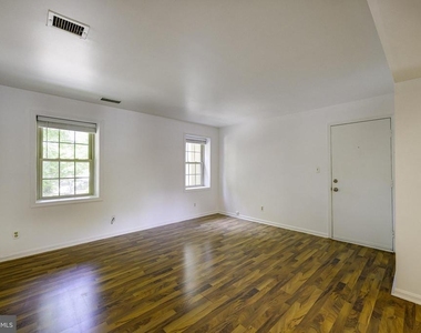 1403 E Abingdon Drive - Photo Thumbnail 4