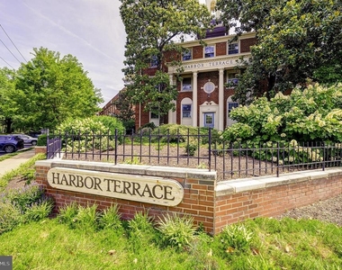 1403 E Abingdon Drive - Photo Thumbnail 31