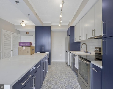 1211 S Eads Street - Photo Thumbnail 6