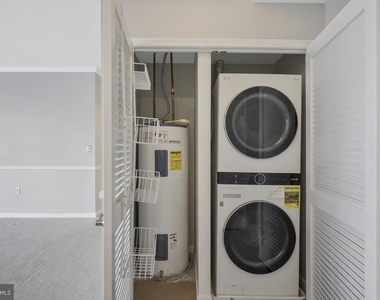 1211 S Eads Street - Photo Thumbnail 13