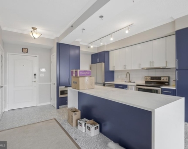 1211 S Eads Street - Photo Thumbnail 5