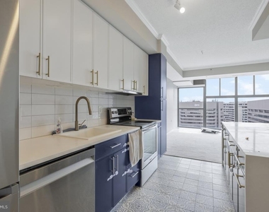 1211 S Eads Street - Photo Thumbnail 8