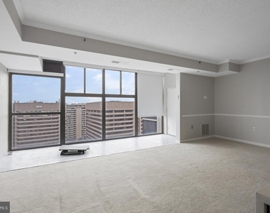 1211 S Eads Street - Photo Thumbnail 9