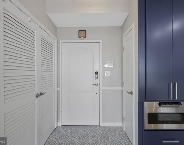 1211 S Eads Street - Photo Thumbnail 4