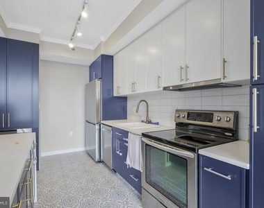 1211 S Eads Street - Photo Thumbnail 7