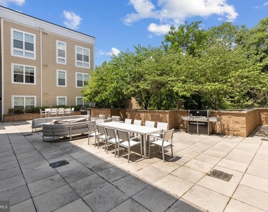 989 S Buchanan Street - Photo Thumbnail 21