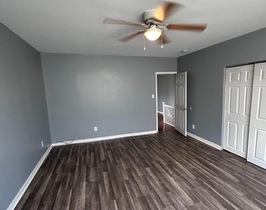 7000 Forrest Avenue - Photo Thumbnail 8
