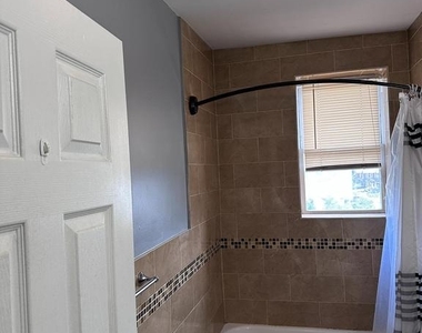 7000 Forrest Avenue - Photo Thumbnail 13