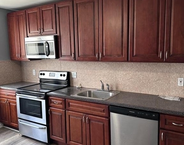 7000 Forrest Avenue - Photo Thumbnail 16