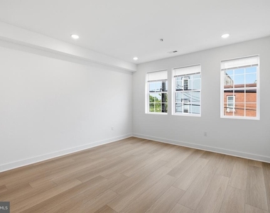 2503 N 12th Street - Photo Thumbnail 8