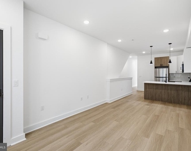 2503 N 12th Street - Photo Thumbnail 2