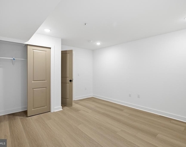 2503 N 12th Street - Photo Thumbnail 16