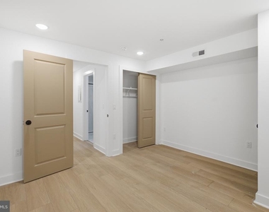 2503 N 12th Street - Photo Thumbnail 12