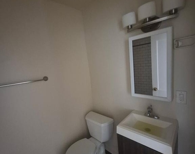 395 1/2 E Cliveden Street - Photo Thumbnail 4