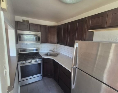 395 1/2 E Cliveden Street - Photo Thumbnail 7