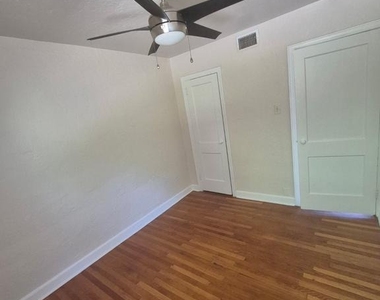395 1/2 E Cliveden Street - Photo Thumbnail 2