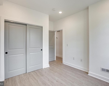 922 W Arizona Street - Photo Thumbnail 6