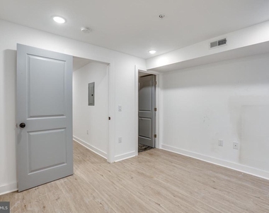 922 W Arizona Street - Photo Thumbnail 10