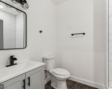 1028 W Dauphin Street - Photo Thumbnail 6