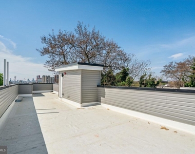 1028 W Dauphin Street - Photo Thumbnail 13