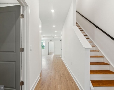 1028 W Dauphin Street - Photo Thumbnail 5