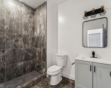 1028 W Dauphin Street - Photo Thumbnail 8
