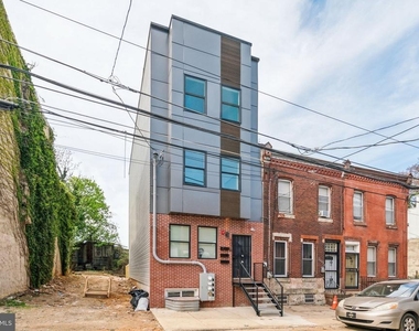 1028 W Dauphin Street - Photo Thumbnail 15