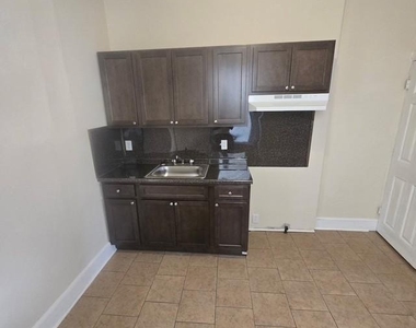 3022 Agate Street - Photo Thumbnail 4