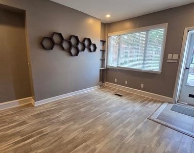 104 Emily Street - Photo Thumbnail 5