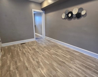104 Emily Street - Photo Thumbnail 6