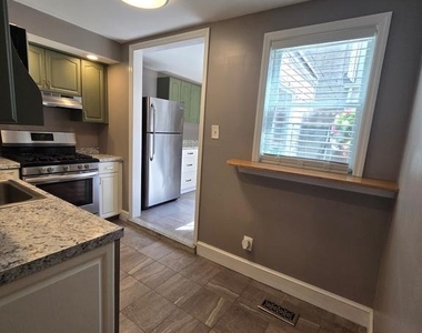 104 Emily Street - Photo Thumbnail 7