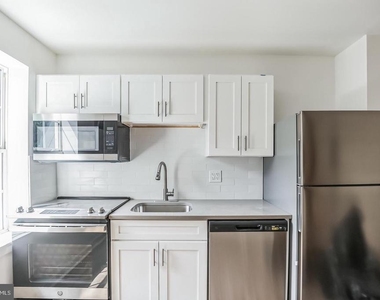 407 S 42nd Street - Photo Thumbnail 9