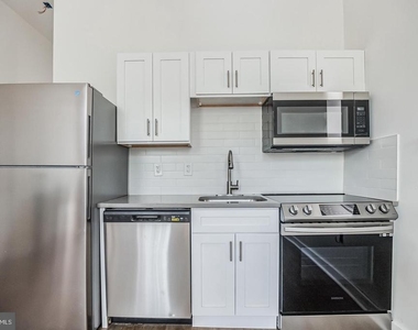 407 S 42nd Street - Photo Thumbnail 11