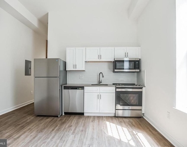 407 S 42nd Street - Photo Thumbnail 6