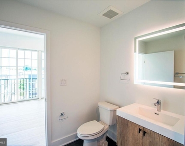 1324 Frankford Avenue - Photo Thumbnail 6