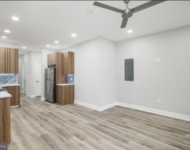 2950 Kensington Avenue - Photo Thumbnail 4