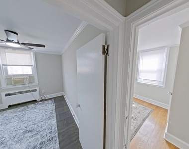 1905 W Olney Avenue - Photo Thumbnail 9