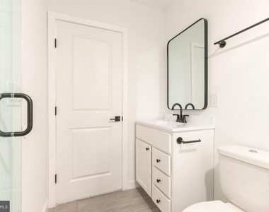 2120 W Master Street - Photo Thumbnail 21