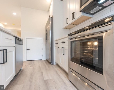 2120 W Master Street - Photo Thumbnail 9