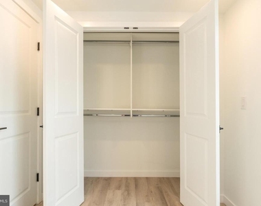 2120 W Master Street - Photo Thumbnail 18