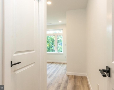 2120 W Master Street - Photo Thumbnail 19
