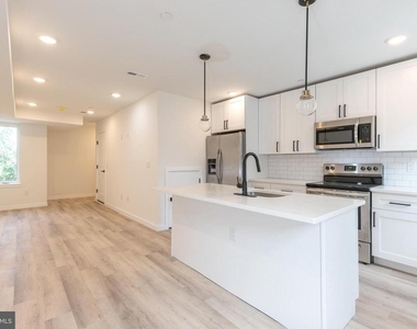 2120 W Master Street - Photo Thumbnail 6