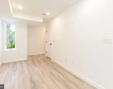 2120 W Master Street - Photo Thumbnail 10