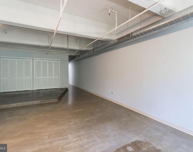412 S 13th Street - Photo Thumbnail 2